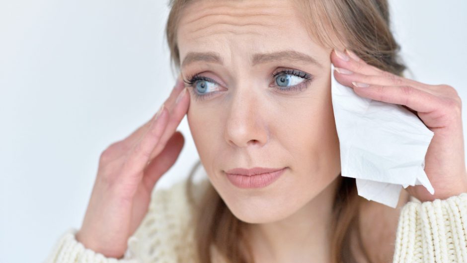 Ochii umflați: Cauze și tratamente eficiente